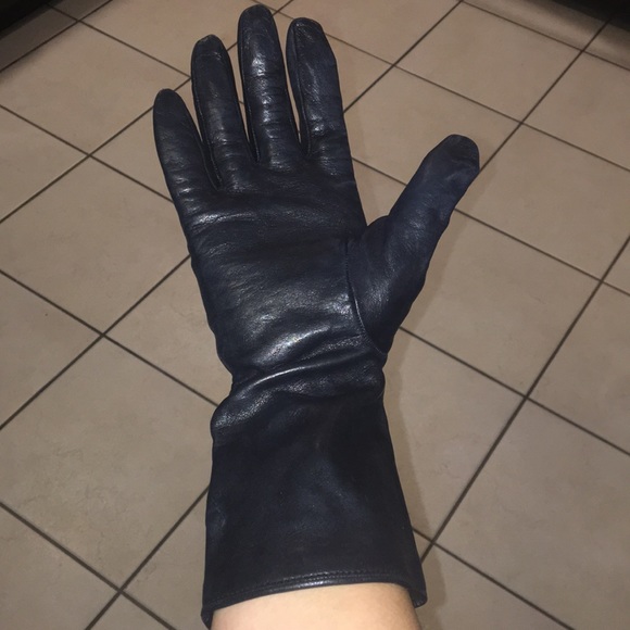 EUC 💯Gucci women’s Black Leather Gloves *7.5 - Picture 8 of 11